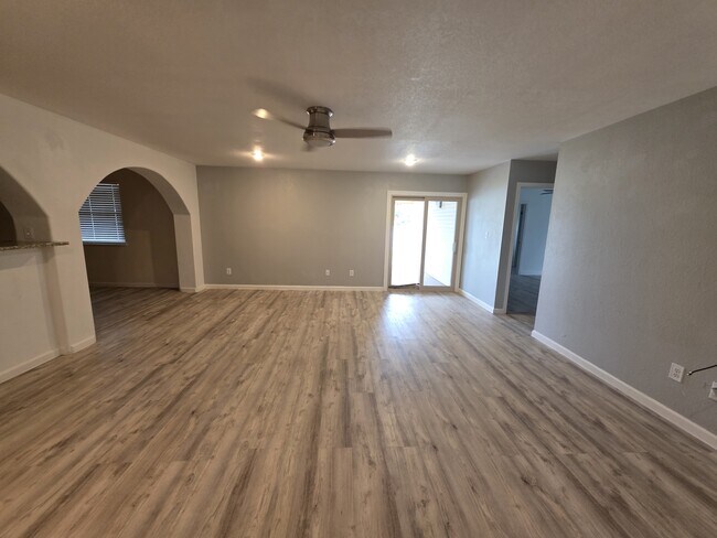 Building Photo - 3101 Westwood Dr