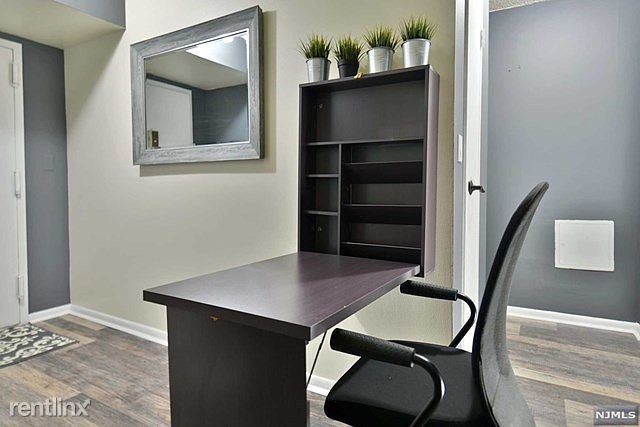 Building Photo - Studio, 1 bath Condo - 160 Overlook Ave