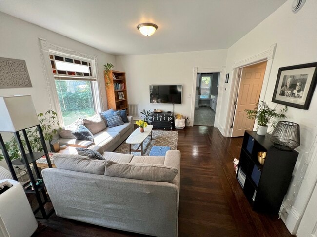 Living Room - 2714 Polk St NE
