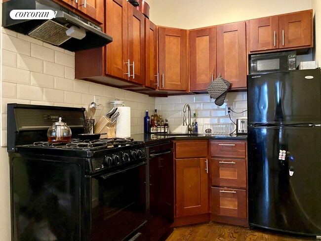 Foto del edificio - 1433 Bedford Ave