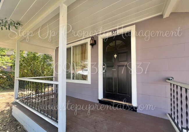 Foto del edificio - Newly Remodeled 3-Bedroom Home with Modern...