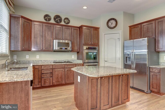 Foto del edificio - 717 Bracey Ln