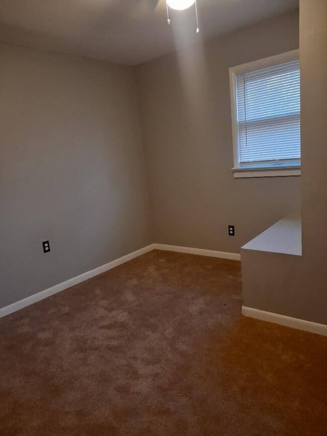 Foto del edificio - 4415 Askew Ave