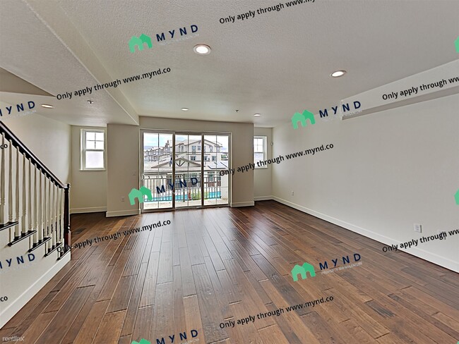 Foto del edificio - 4 br, 3.5 bath Townhome - 15650 Santorini Ln