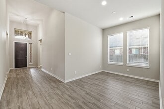 Building Photo - 9515 Willard Dr