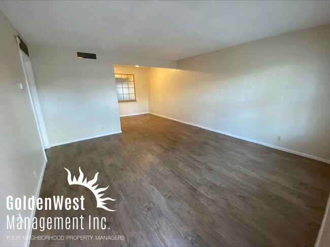 Building Photo - Cozy 1Bdm 1Ba Condo Unit Near The Strip