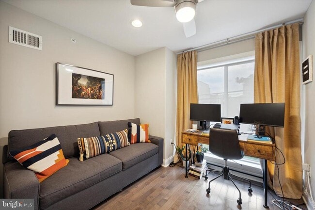 Foto del edificio - 2137 N Darien St