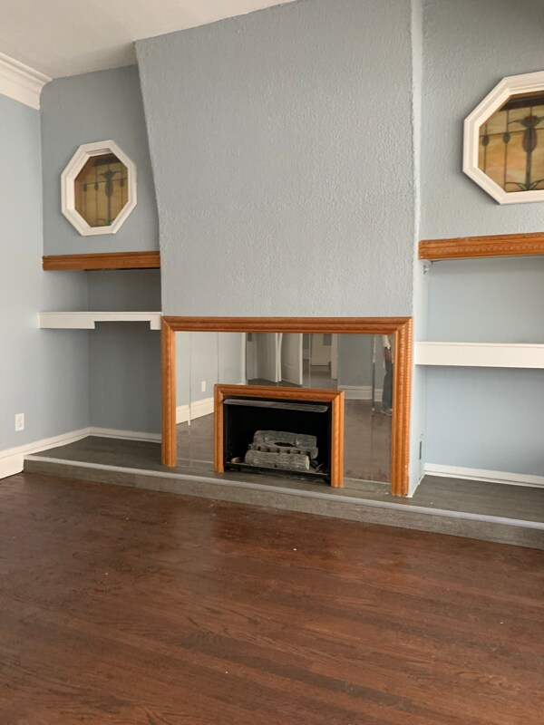 Foto principal - 8109 S Dorchester Ave