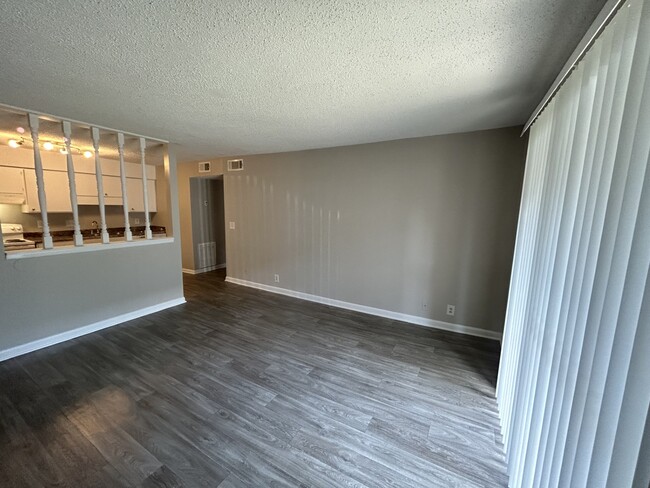 Living Room - Horizon Park Apartments