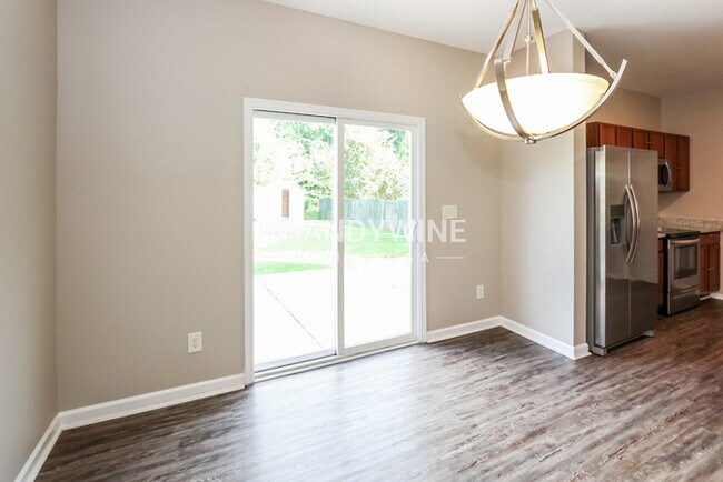 Foto del edificio - 8950 Chalkstone Rd