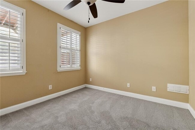 Foto del edificio - 6153 Indian Wood Cir