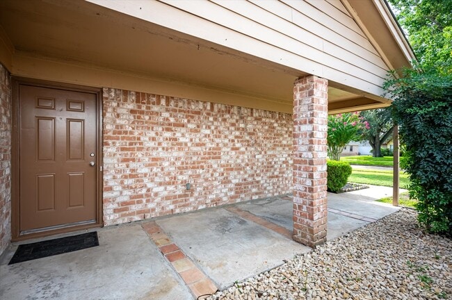 Foto del edificio - 9306 Sanford Rd