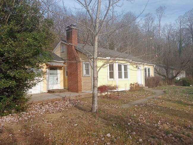 Foto del edificio - Beautiful Home in Swannanoa available now!