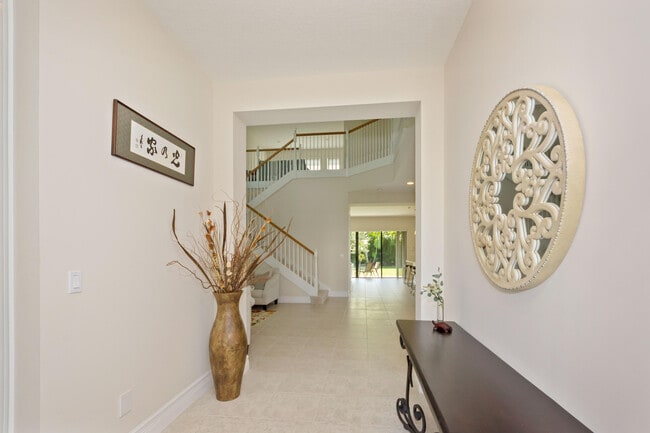 Building Photo - 9548 Eden Roc Ct