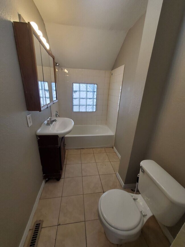 Foto del edificio - 2164 N 37th St