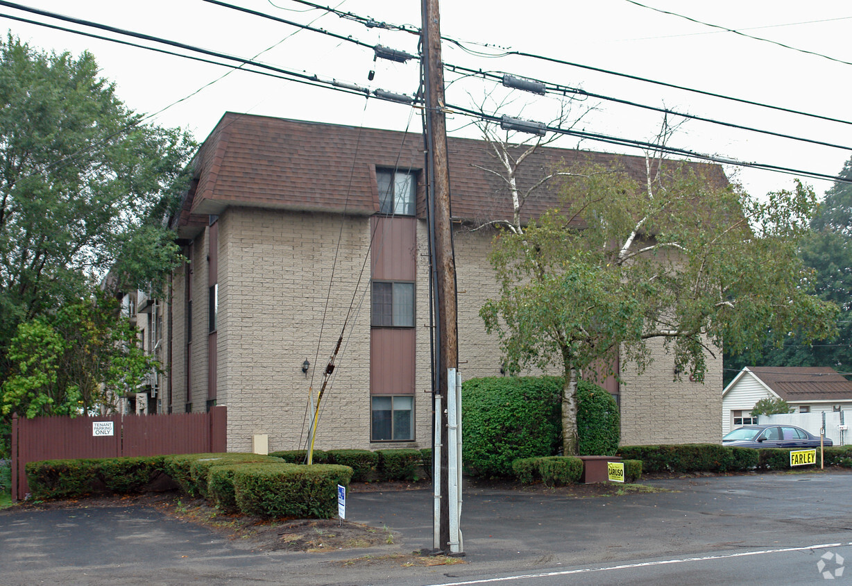 Building Photo - 2894 Guilderland Ave