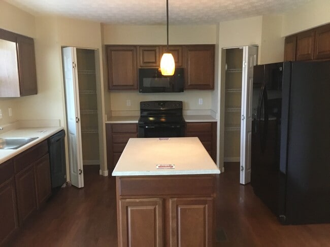 Foto del edificio - 7648 Harwood Ct