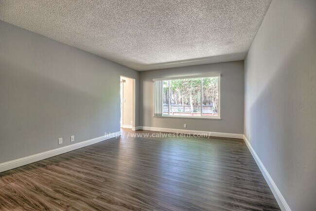 Foto del edificio - Completely Remodeled Duplex