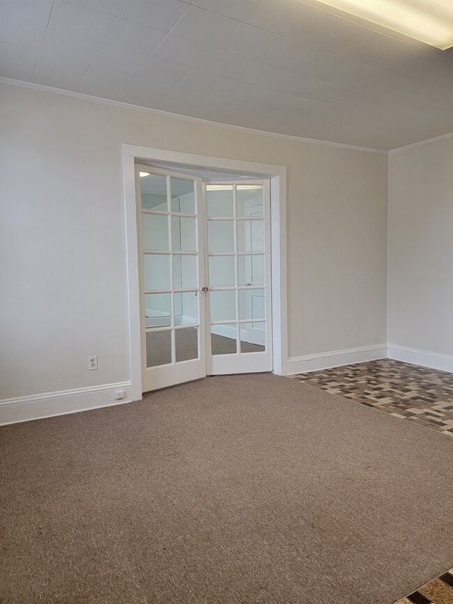 Foto del edificio - 114 Woodbridge Ave