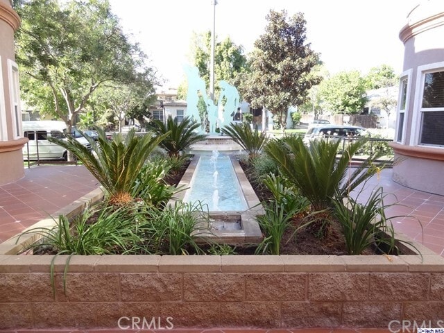 Foto del edificio - 414 E Valencia Ave