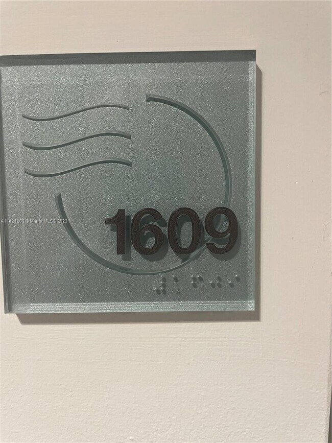 Building Photo - 350 S Miami Ave