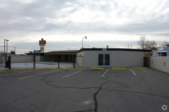 Foto del edificio - Miracle Mile Mobile Home Park