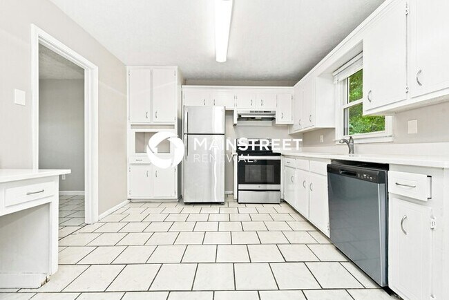 Foto del edificio - 3 Bedroom Pet-Friendly Home in Snellville, GA with Main Street Renewal