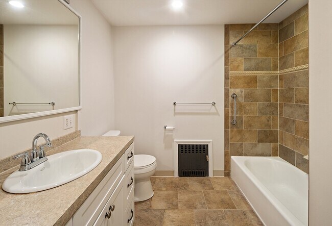 Foto del edificio - 97 Winthrop Shore Dr