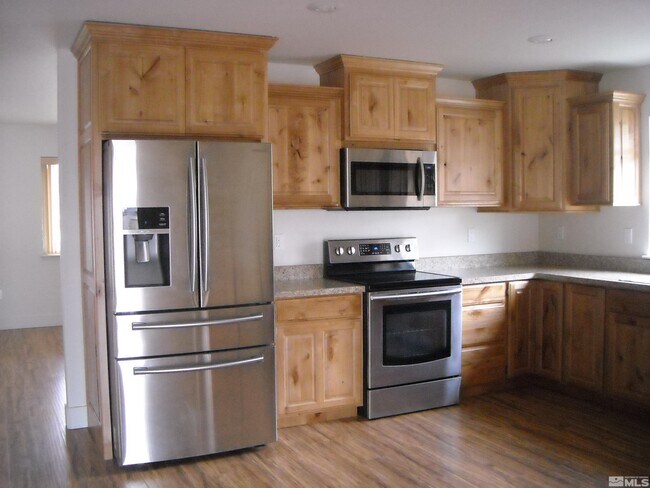 Building Photo - 532 Cicada St