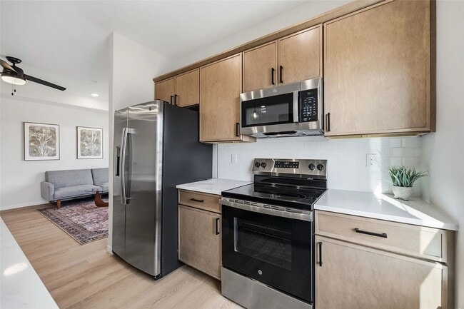 Foto del edificio - Big Ben at the Loop – Brand New 2 Bedroom Condo Attached 2-Stall Garage