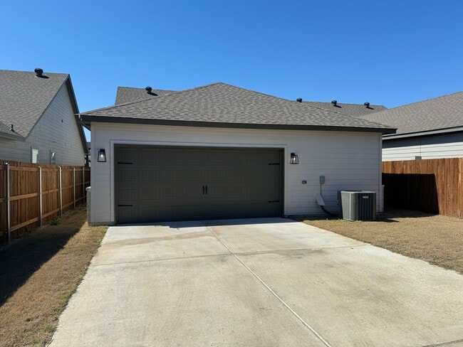 Building Photo - COMING SOON!!! NEW HOME in GODLEY