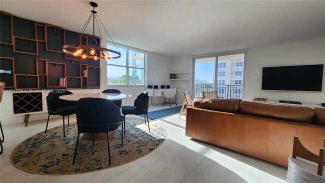 Building Photo - 1501 S Ocean Dr