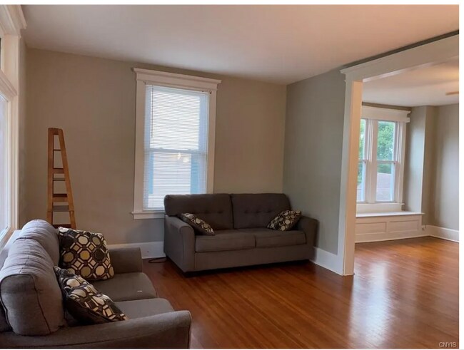 Foto del edificio - 272 Syracuse Ave