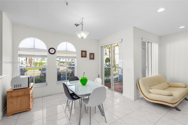 Foto del edificio - 4381 SW 160th Ave