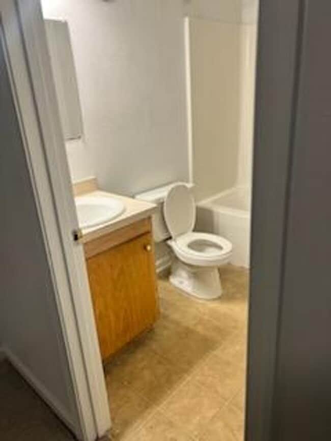 Building Photo - Comfort & Privacy!