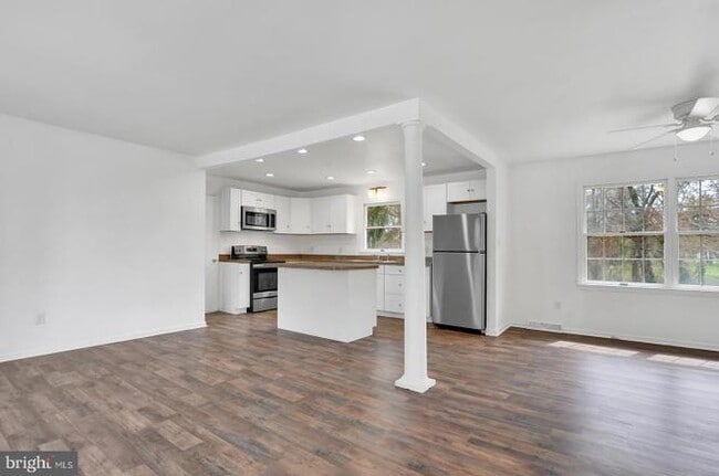 Foto del edificio - 31 W Cook Ave