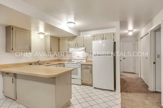 Building Photo - 1760 Willowbrook Dr