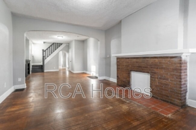 Foto del edificio - 2946 N Park Ave - 2946 N Park