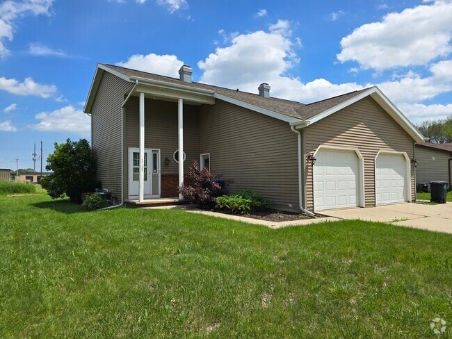 Building Photo - 2129 Country Ln