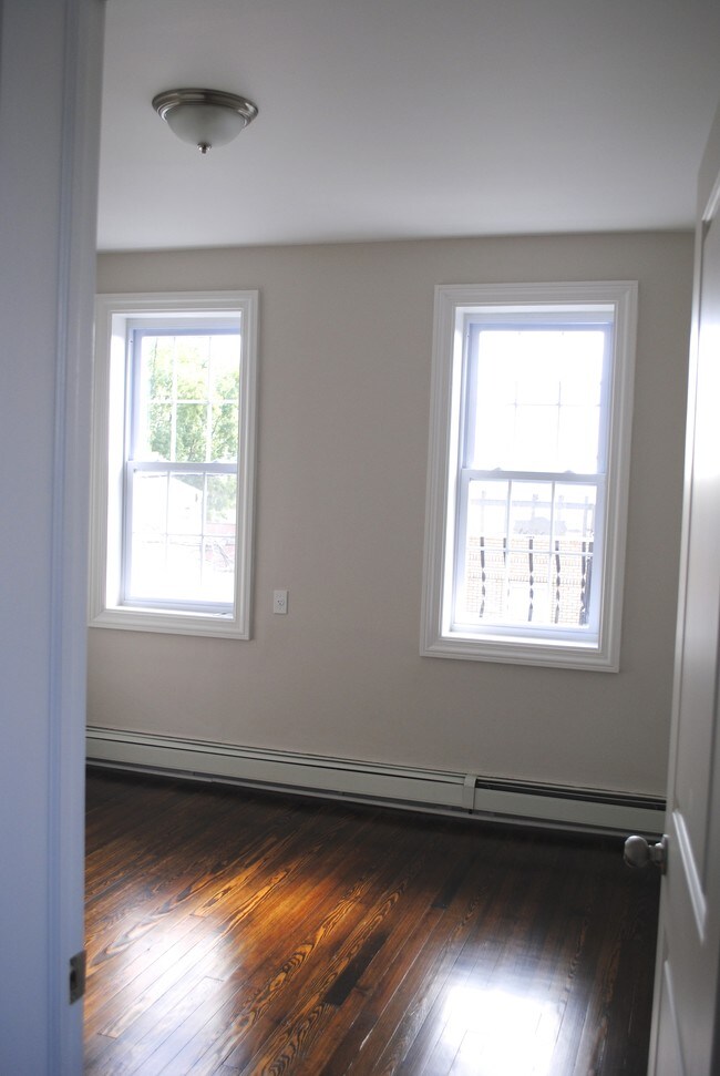 Building Photo - 223 Harrison Ave
