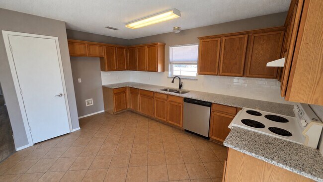 Building Photo - 3112 Rustic Meadow Trail