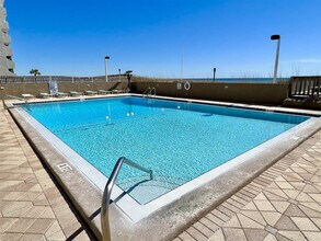 Building Photo - 770 Sundial Ct