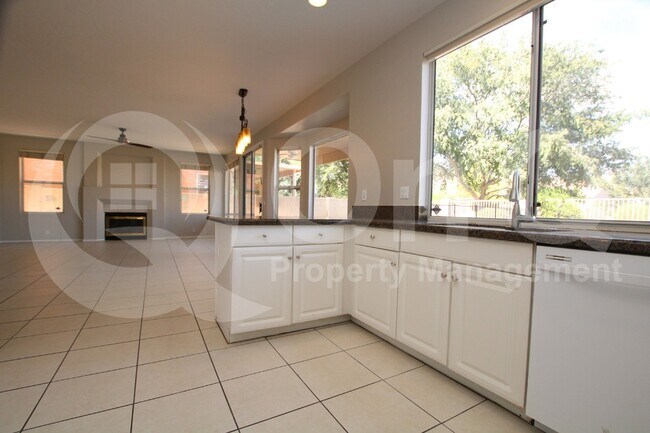 Foto del edificio - 6092 W Linda Ln