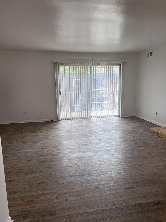 Foto del edificio - 1017 Burnham Ave