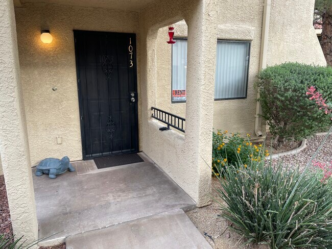 Foto del edificio - 601 Cabrillo Cir