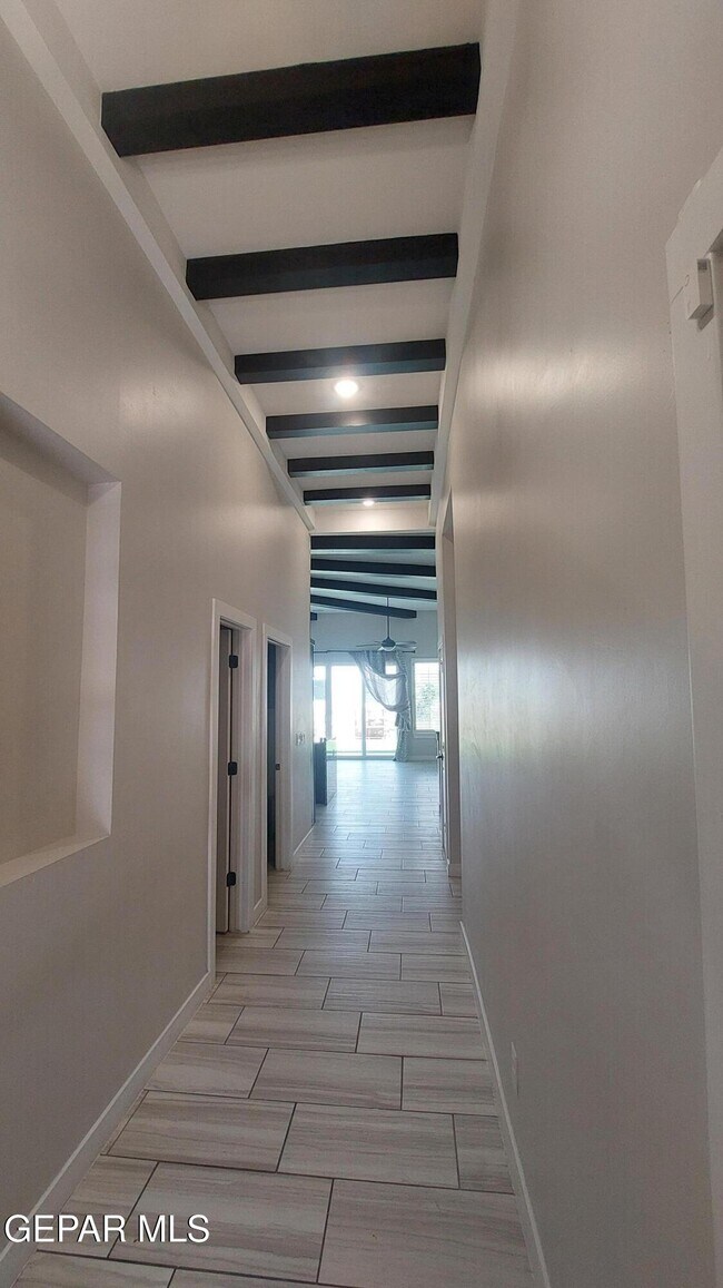 Foto del edificio - 12349 Desert Wolf Ave