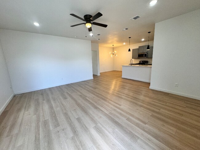 Foto del edificio - 5533 Itasca St