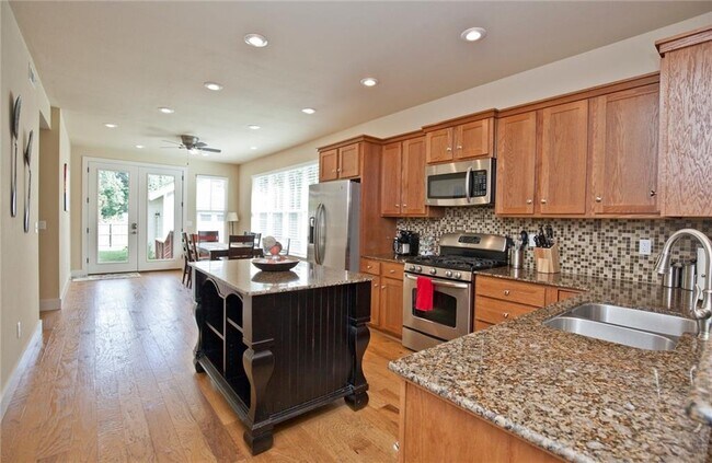 Foto del edificio - 418 SW 7th St