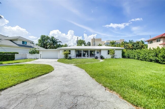 Foto del edificio - 2317 NE 8th St