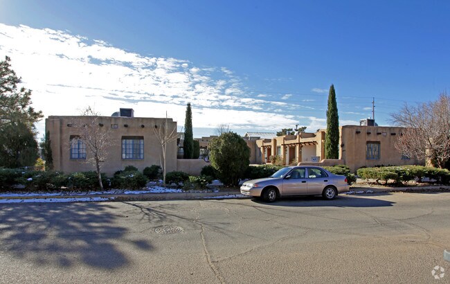 Foto principal - 1100 Gold Ave SW
